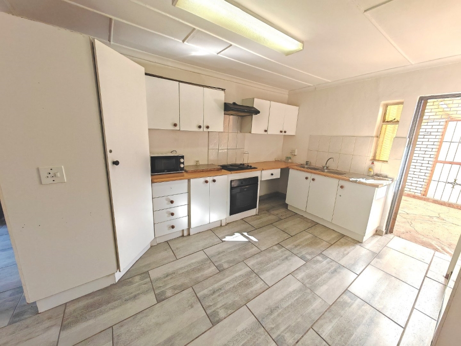 10 Bedroom Property for Sale in Brandwag Free State